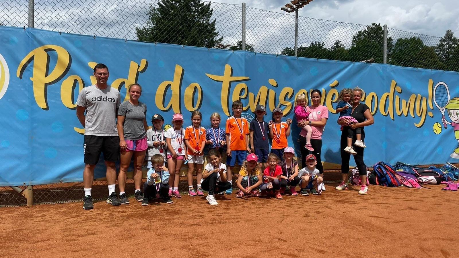 Letní tenisové kempy pro děti: Tenis dětem rozvíjí talent a radost ze hry!