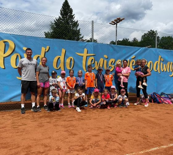 Letní tenisové kempy pro děti: Tenis dětem rozvíjí talent a radost ze hry!